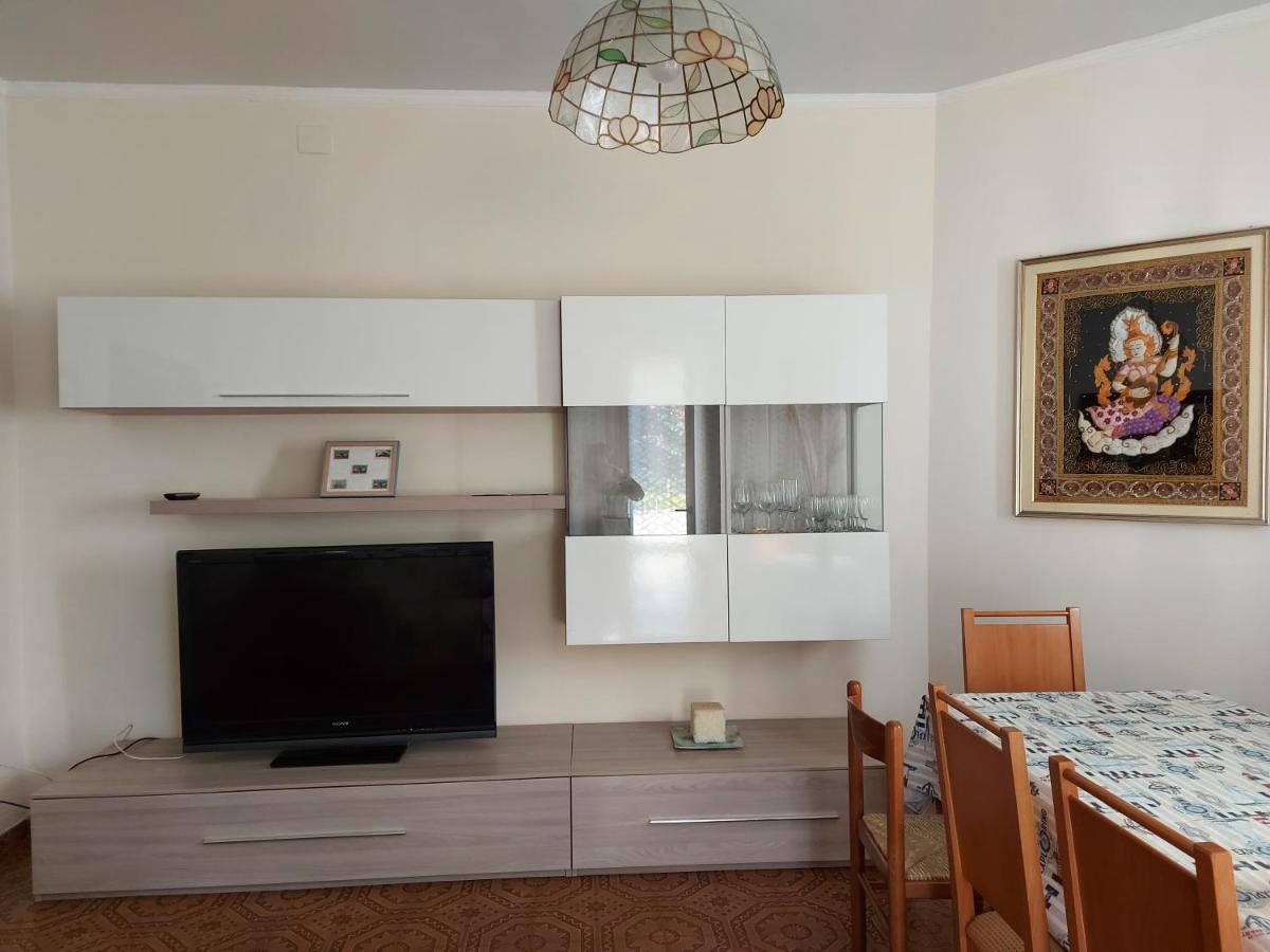 Villino Giuliana Villa ปิเอตราซานตา ภายนอก รูปภาพ