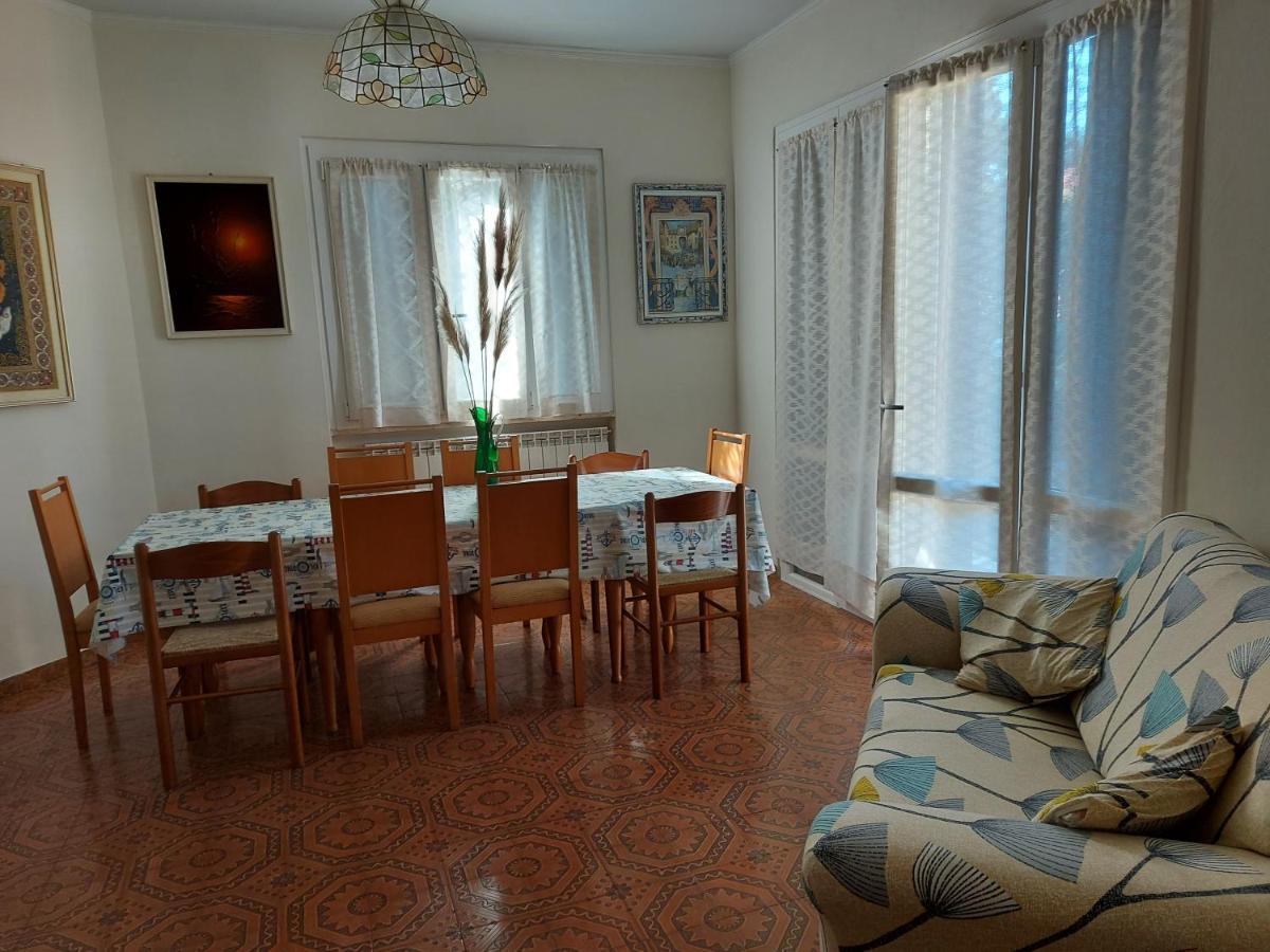Villino Giuliana Villa ปิเอตราซานตา ภายนอก รูปภาพ