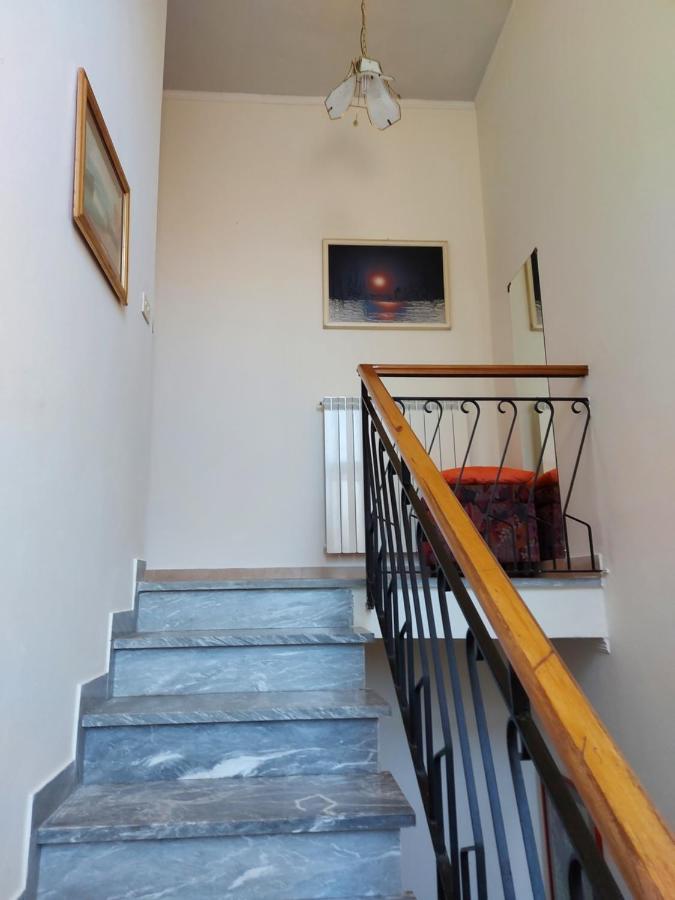 Villino Giuliana Villa ปิเอตราซานตา ภายนอก รูปภาพ